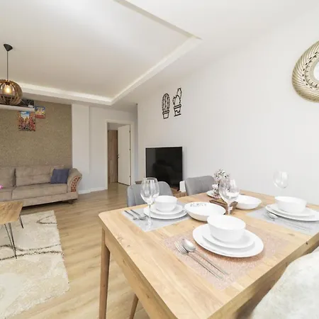 Bright Flat W Balcony 15 Min To Konyaalti Apartament Antalya